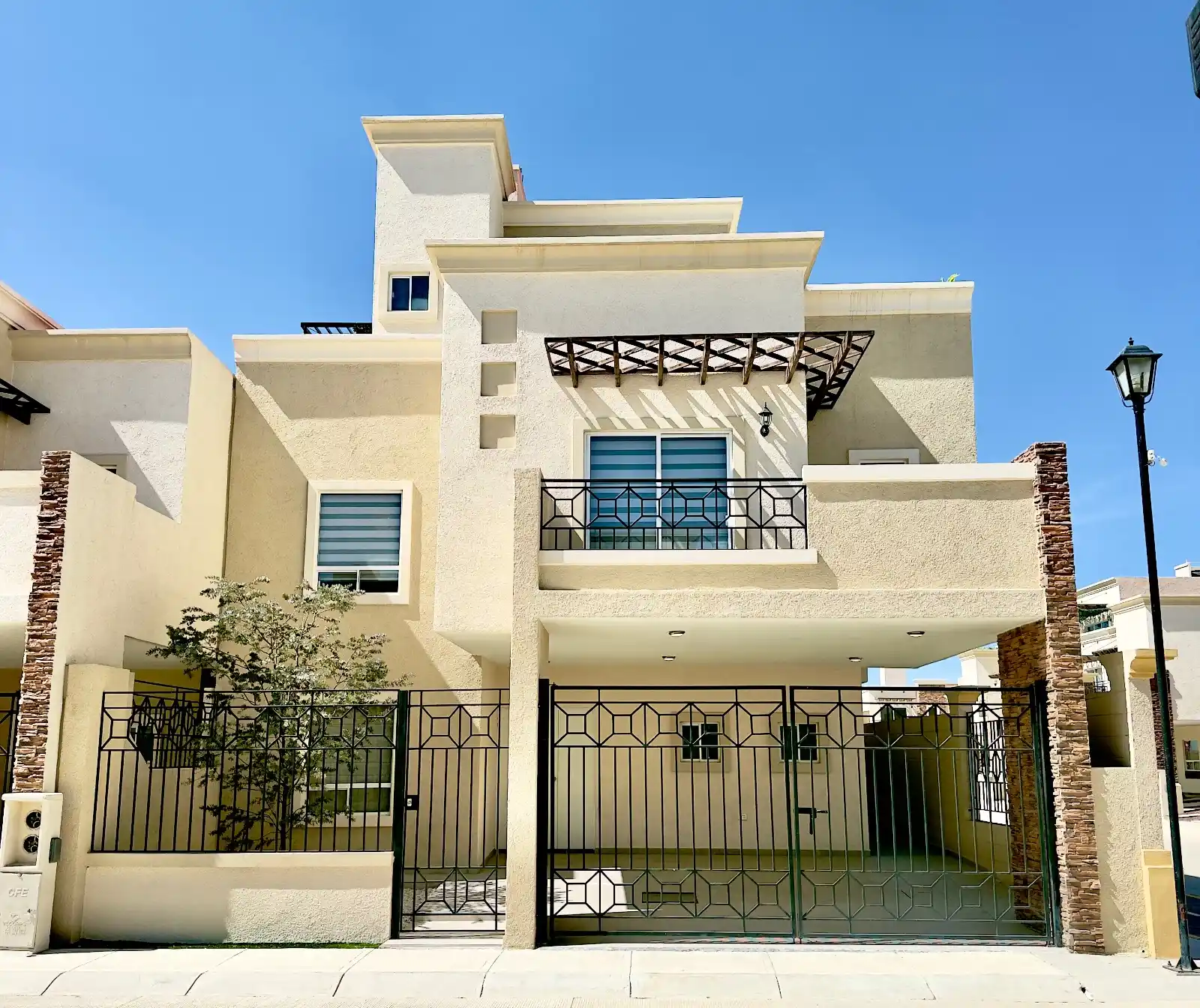 Desarrollos residenciales de lujo Qavalta Edith SDJ
